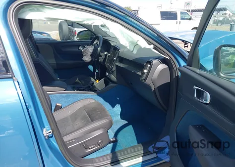 2023 Volvo Xc40 Recharge Pure Electric Twin Plus z USA, uszkodzony, nr VIN YV4ED3UL5P2093125